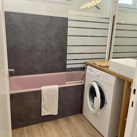 Chez Bon Et Mone بيت للعطل *